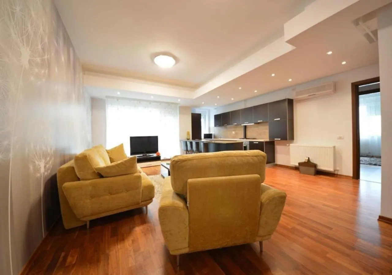 בוקרשט Herastrau Park Deluxe Apartment French Town
