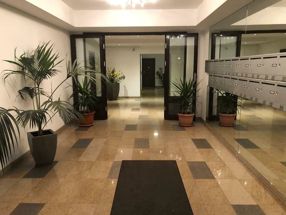 Herastrau Park Deluxe Apartment French Town Βουκουρέστι 0*,