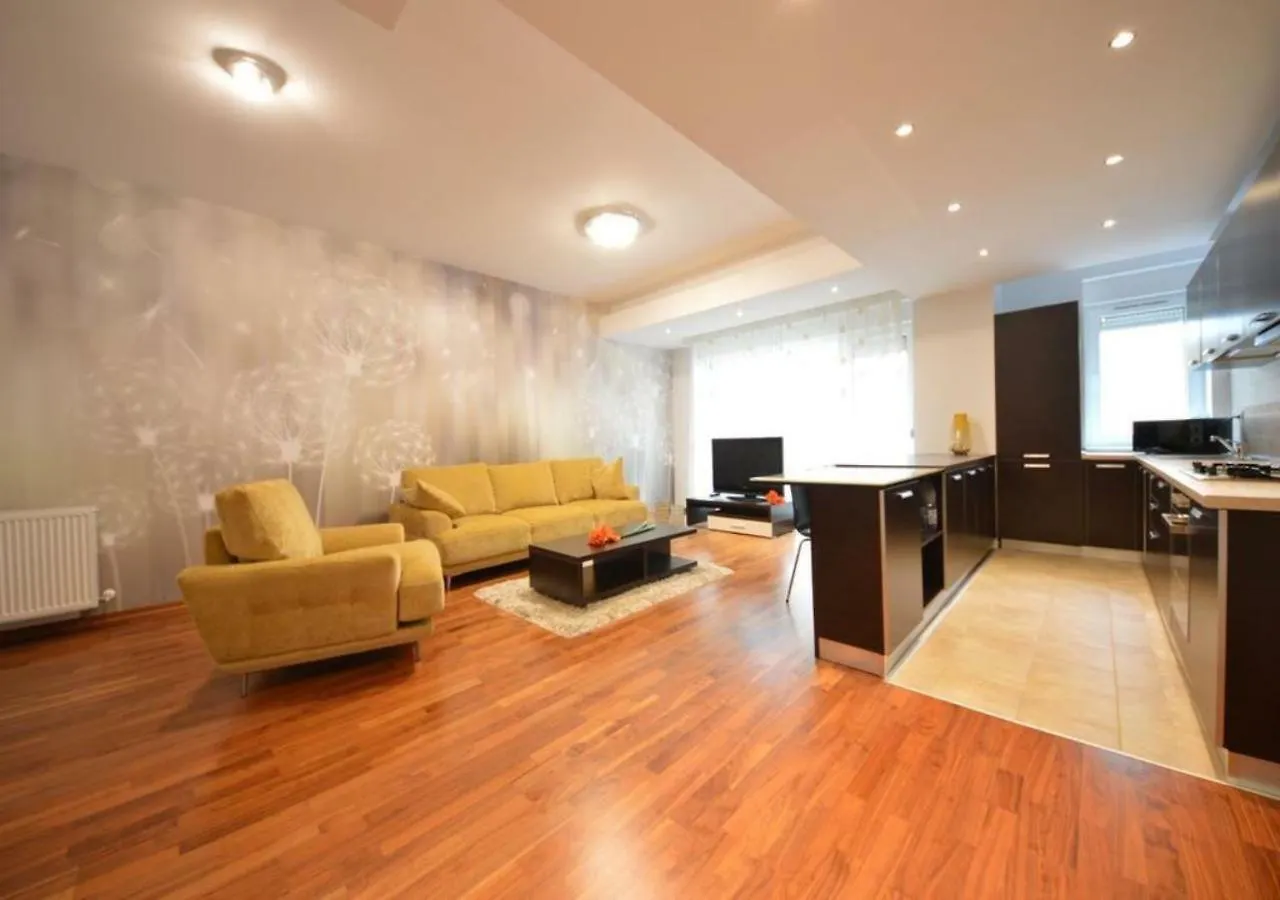 Herastrau Park Deluxe Apartment French Town Βουκουρέστι