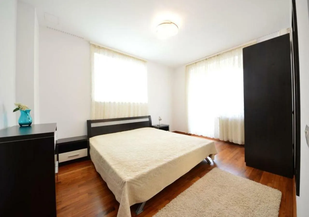 Herastrau Park Deluxe Apartment French Town Βουκουρέστι 0*,  Ρουμανία
